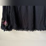 Time & Tru  Women's M Black floral embroidered Bell Sleeve Top Pleats ruffles Photo 2