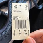 Adidas BNWT Womens  Size 9 Cloud Run Sneakers Photo 4