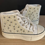 AZALEA WANG White High Photo 0