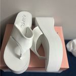 Wild Pair  Naomie Thong Platform Wedge Sandals Womens 9 M White Shoes NWB Photo 2