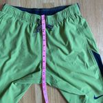 Nike Men’s Green & Navy Athletic Shorts Size M – Dri-FIT Lined Training Running Photo 5