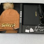 Steve Madden Crossbody And A Hat Photo 1