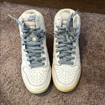 Nike Dunk Sky Hi Essential hidden wedge sneaker in gray and white Photo 2