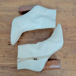 Louise et Cie  Verdana White Leather Heeled Ankle Boots Size 9.5M Photo 3