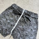 Banana Republic NWT Women’s High Rise Paperbag Shorts Belted in Camo Gray 10 Photo 12