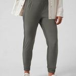 Athleta  Olive Green Textured Brooklyn Jogger Pants Size 4 Photo 0