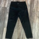 Zyia  Active Black High Rise Side Pocket Cropped Leggings Size 8-10 Photo 4