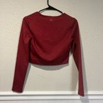 Beyond Yoga Heather Rib Frame Cropped pullover top in Red/Rosewood size small Photo 4