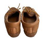 Minnetonka Women's Tan Moccasins Slippers Shoes NWOT With Minor Tear Size 8.5 Photo 3