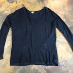 Gap  Women’s Classic Mesh Navy Long Sleeve V-neck Pullover  Size Large Photo 0