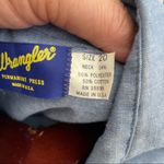 Wrangler  Unisex Women’s Chambray Embroidered Shirt Pearl Snap Small Photo 9