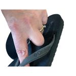 Columbia  Women Leather Top Flip Flops Black Size 6 Photo 3