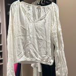 Sun & Shadow White linen style v neck blouse Photo 0