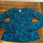 The North Face 2-Patterned Long Sleeve Tees Size Small GUC Photo 6