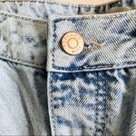 Topshop  MOTO GIRLFRIEND BLUE RIPPED BUTTON JEANS Photo 1