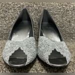 Stuart Weitzman NEW Chantelle Aluminum Chantelle Lace Peep Toe Heels/Pum… Photo 3