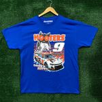Hooters Delightfully Tacky Since 1983 Coming in Hot Tee XL Photo 0