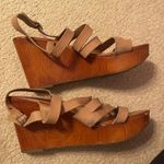 Lucky Brand sandal wedge size 9 Photo 4