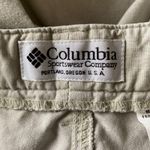 Columbia women's size 8 tan pleated front button zip cargo shorts five pocket Photo 6