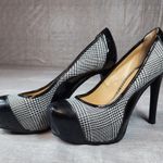 Gianni Bini Women 6.5M Shoes Spike Heels Black White Houndstooth Plaid Photo 2