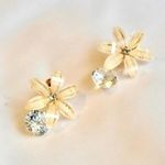 Diamond Flower Stud Earrings Gold Photo 2