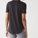 Lululemon Little Bit of Love 111 Tee sz 2 in black Photo 1