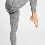 Athleta NWT  Salutation Stash 7/8 Tight Textured Cheetah Leopard Size XXS Photo 0