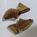 Francesca's Collections Indigo Rd. Kairri Cutout Platform Slides – Size 8½ Brown Photo 6