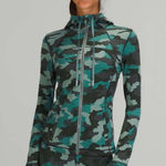 Lululemon  hooded define jacket nulu heritage camo tidewater teal size 6 Photo 0