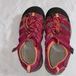 Keen Wo Size 5 Pink and Orange Sandals with Protective Toe Coverage EUC clean Photo 4