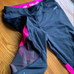 Avia  BLACK AND PINK CROPPED MESH WORK OUT LEGGINGS‎ Photo 5