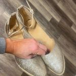 White Mountain  Cisco Espadrille wedge Sandal size 9 very sparkly gold new Photo 6