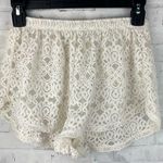 Eyelet lace shorts Photo 0