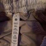 Lululemon  Shorts Hotty Hot Low-Rise Lined 2.5" white Photo 4