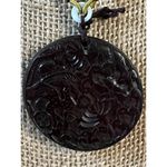 Carved pendant drawstring necklace jade beads Carved red resin 24" Photo 1