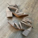 Sam Edelman  Sheri Suede Ankle Wrap Sandal Putty Gray Beige 9 Chunky Heel Shoes Photo 7