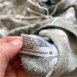 Wild Fable Size Small Green Camouflage Tie Dye Cropped Sweatshirt. Photo 5