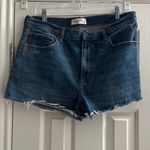 Abercrombie & Fitch The Mom Short High Rise 2.5” Cut Off Denim Women’s 32/14 Photo 1