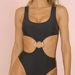 MONTCE Ky Cutout One Photo 0