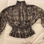 Justify J For Photo 0