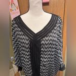 Takara  3/4 SLEEVE TOP BLACK AND WHITE CHEVRON SIZE large Photo 2