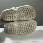 Crocs Classic Lined Clog size Men’s 4 Women’s 6, White with gray lining, comfy Photo 5