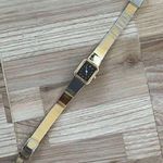 Seiko  Vintage Ladies Watch Black Dial Gold-Tone Bracelet Case Hands Markers Photo 6