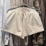 Vuori  Shorts Photo 0