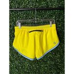 Rabbit Women’s Aurora Repeat Yellow Shorts Size Medium NWT 2 Inch Inseam Photo 2