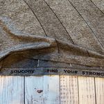 Saucony  Gray Dash Seamless Short Sleeve Top.  Size Small. EUC Photo 11