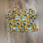 Amour Vert Floral Women's Top. Size XS. Great condition. Photo 2