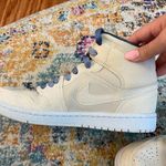 Nike Jordan Nike Air Jordan’s 1 Mids Photo 4