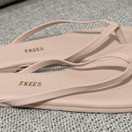 Tkees  NWOT Lily Pigments Flip Flop Sandals in Pale Pink Size 8 Photo 0