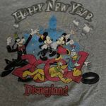 Disney  Tee Shirt New Yeas Eve Size Small 0047 Photo 1